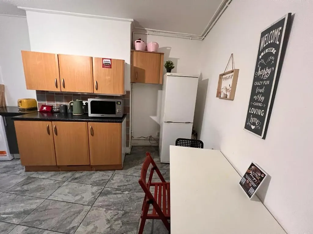 Twenty One Bed & Breakfast London