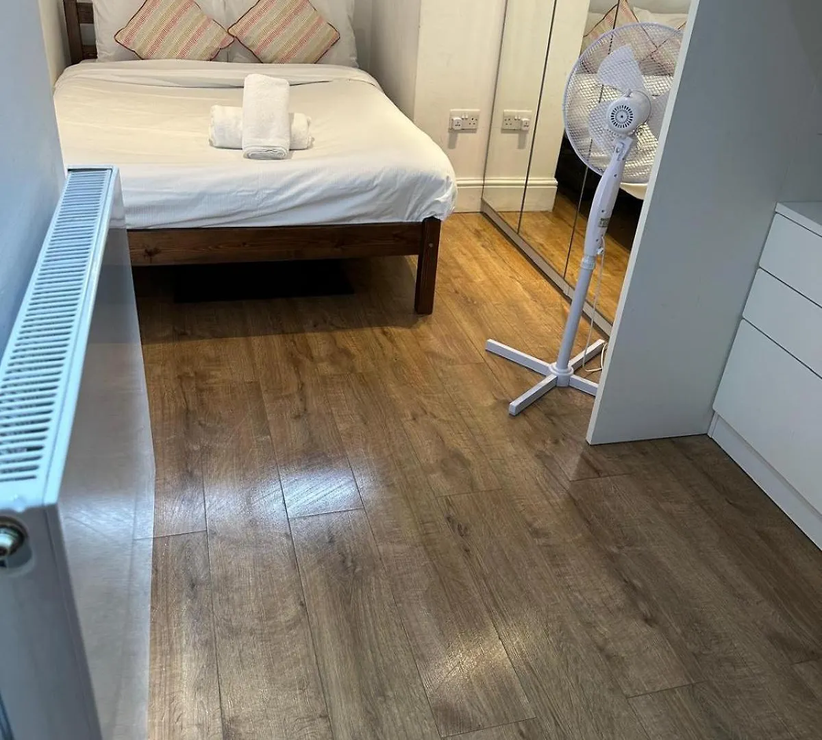 Twenty One Bed & Breakfast London