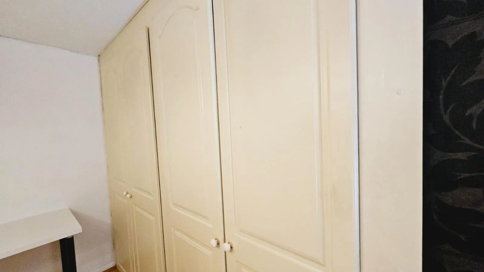 Twenty One Bed & Breakfast London
