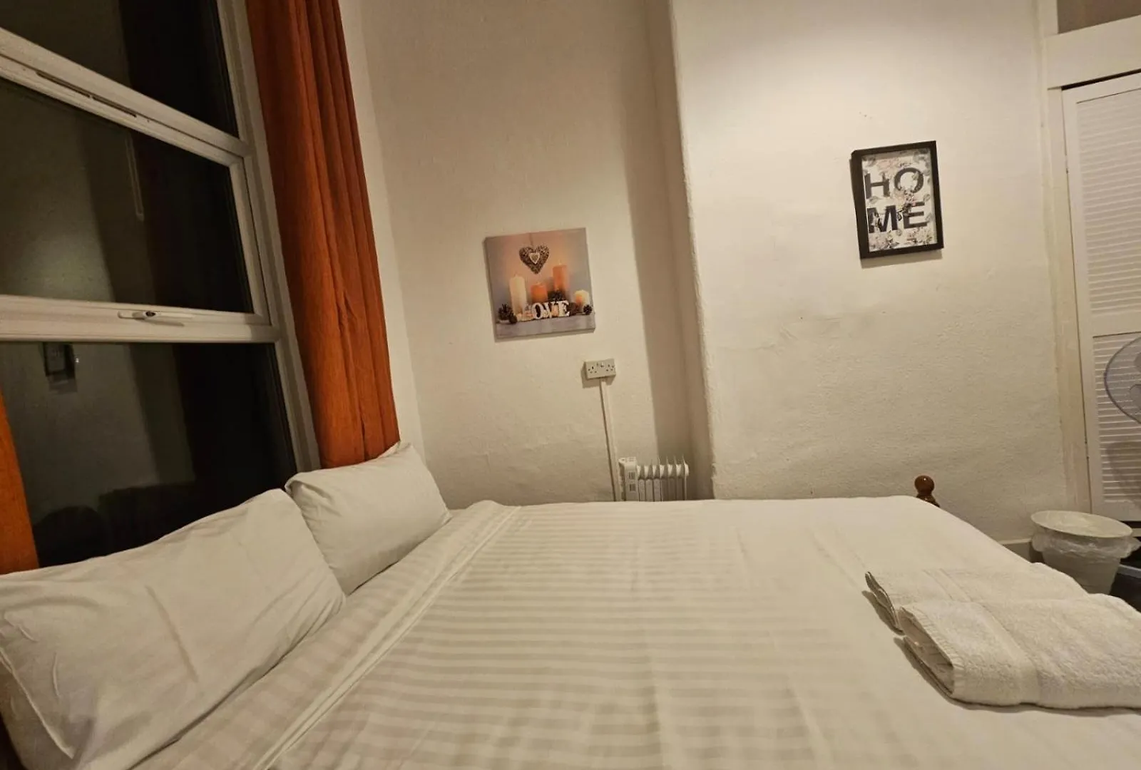 Twenty One Bed & Breakfast London