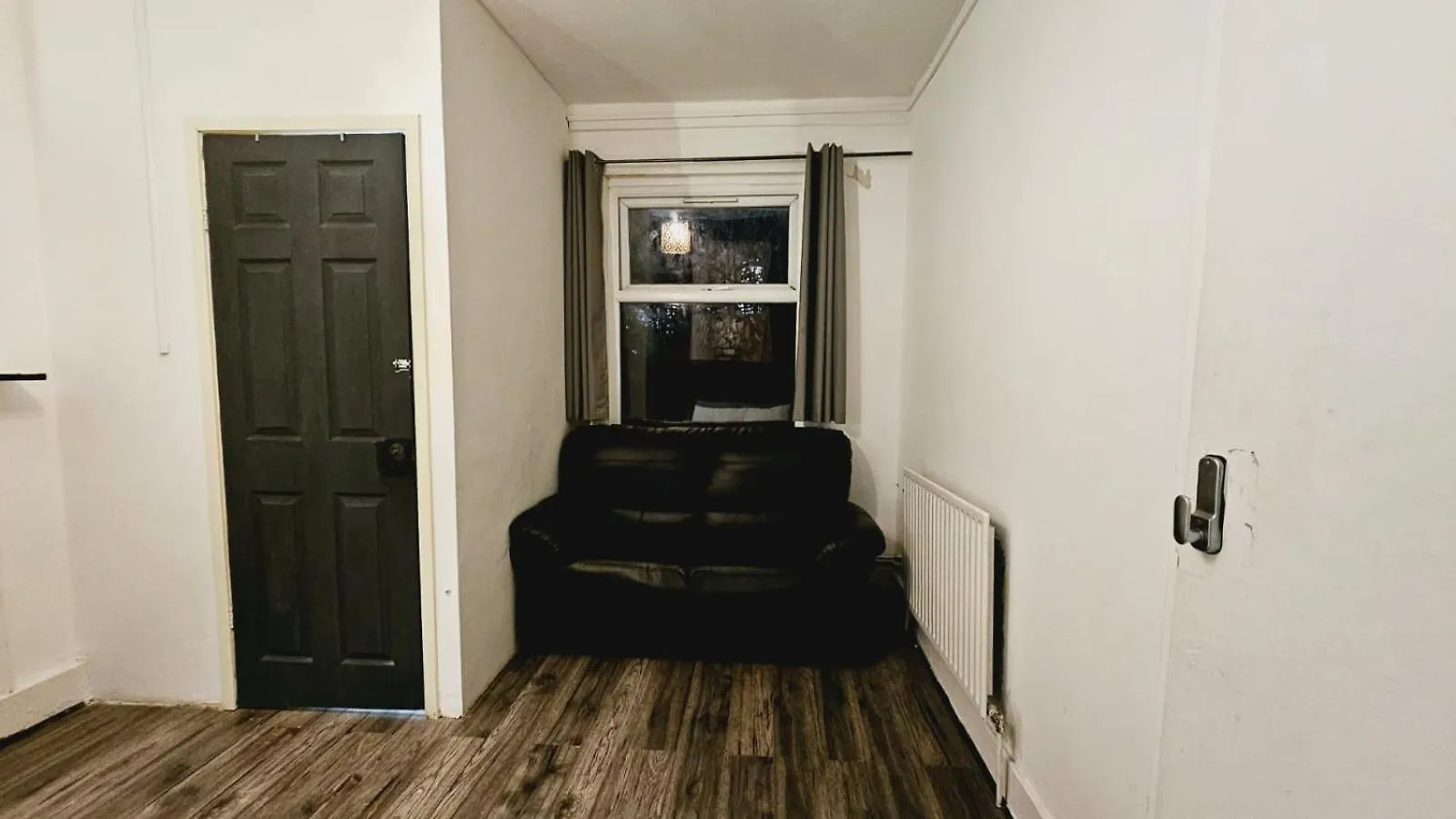 Twenty One Bed & Breakfast London