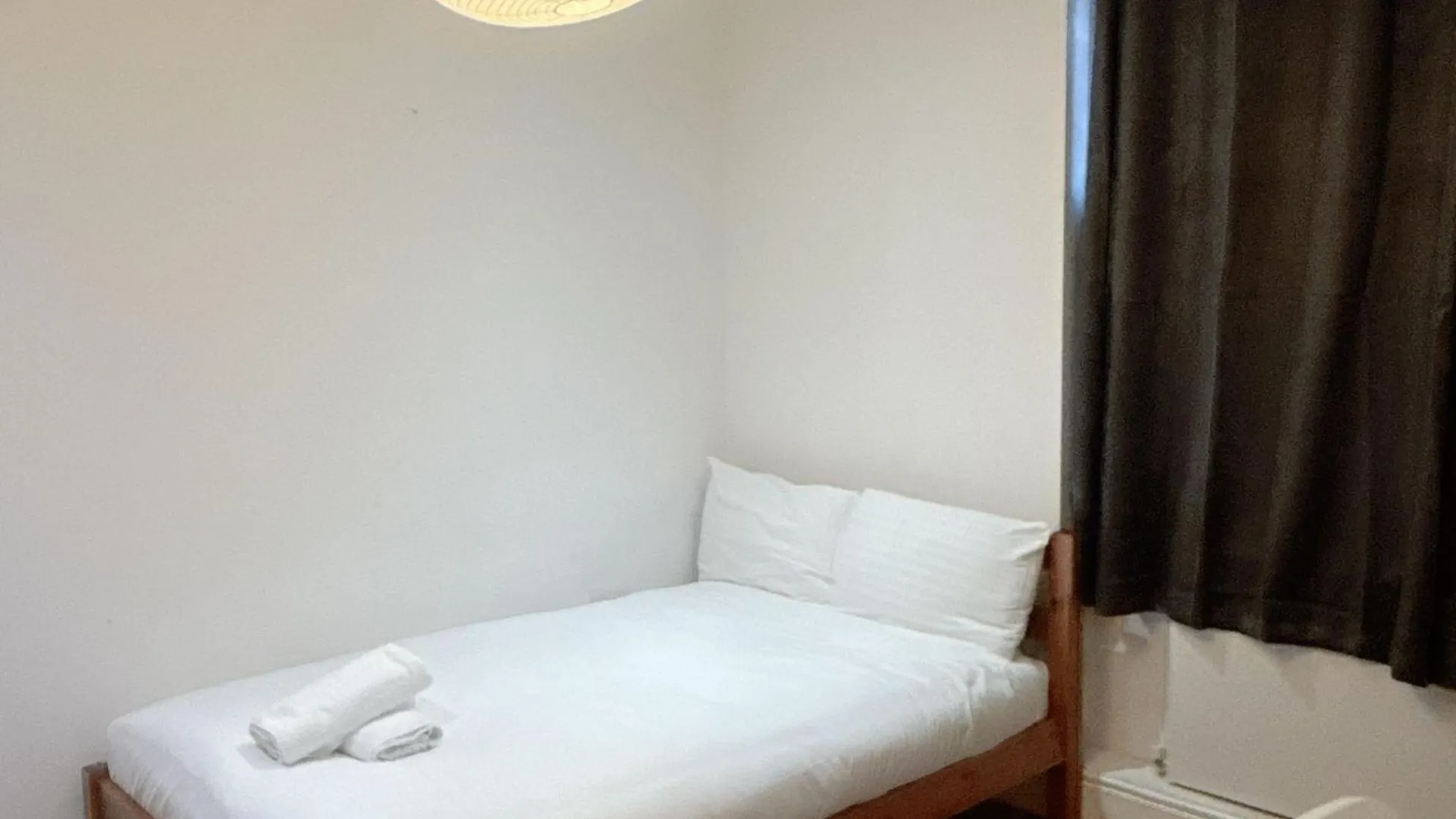 Twenty One Bed & Breakfast London